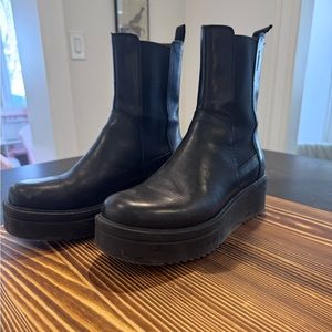 EUC Vagabond Platform Leather Boots
